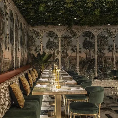 Skyline Serenity On The 25th Floor In Mercury Tower 公寓 *