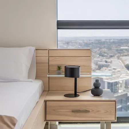 Skyline Serenity On The 25th Floor In Mercury Tower San Ġiljan